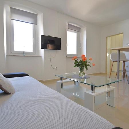 City Centre Apartment With Terrace 2 Pula Buitenkant foto