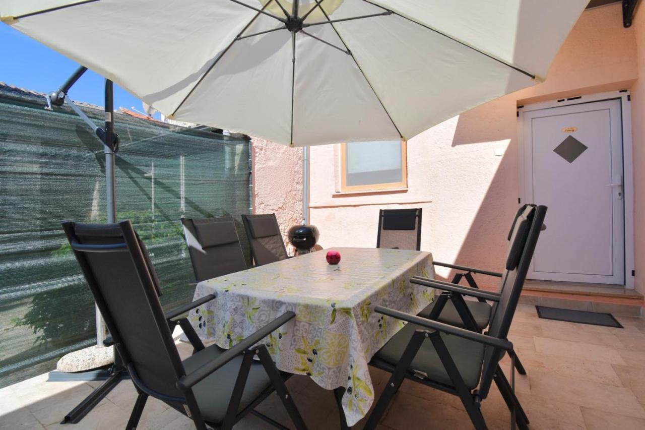 City Centre Apartment With Terrace 2 Pula Buitenkant foto